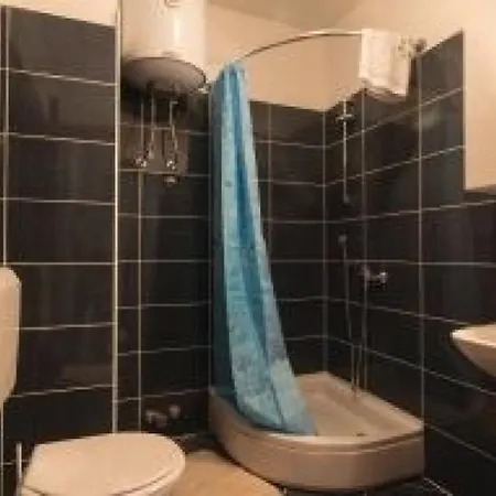 Roza By Guide Willa *