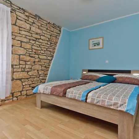 Willa Roza By Guide Peresiji