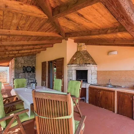 Villa Roza By Guide Peresiji